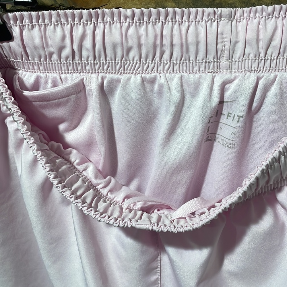 Light pink - Nike Tempo shorts - women"s SMALL - Picture 9 of 9